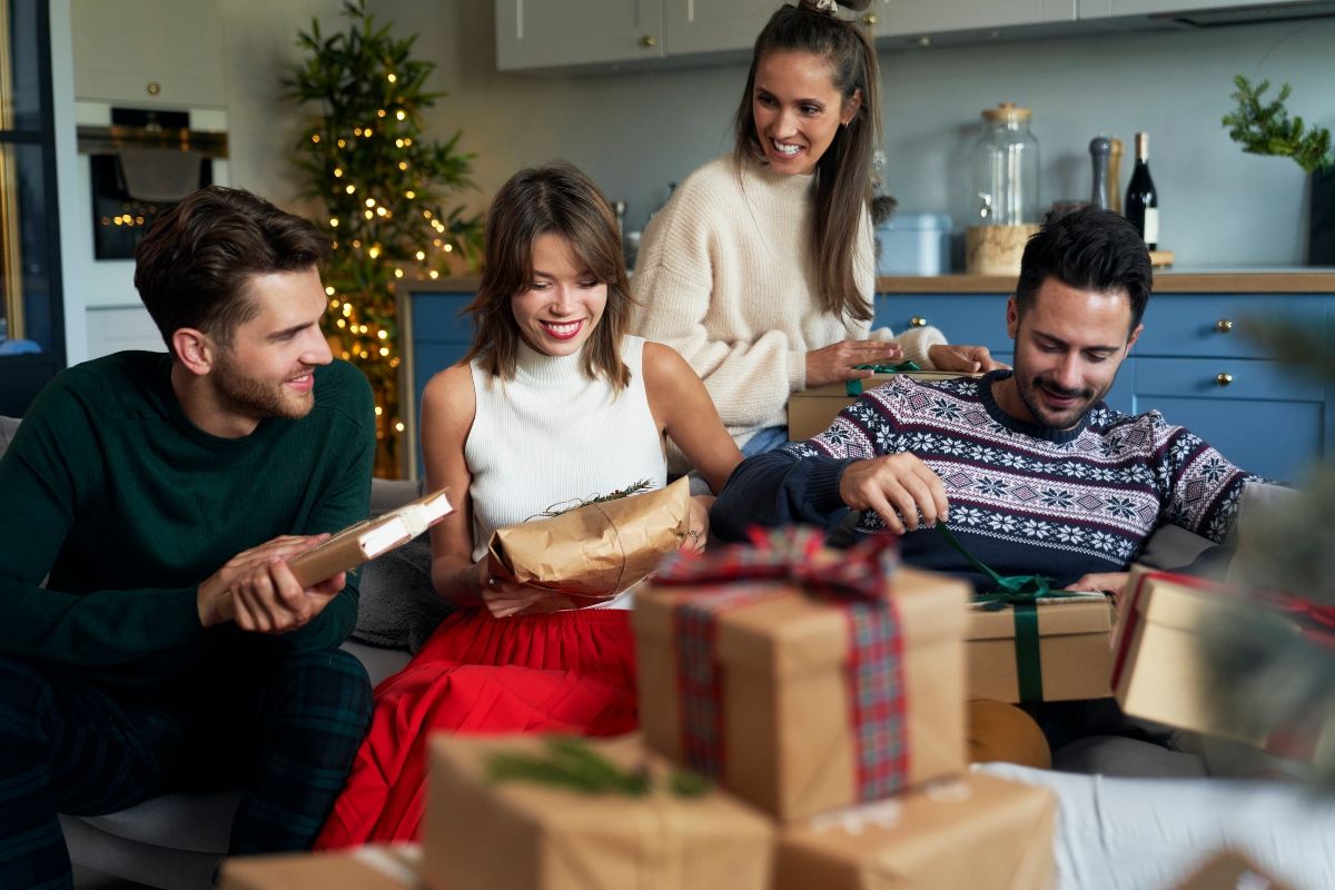 friends-boxes-with-christmas-presents